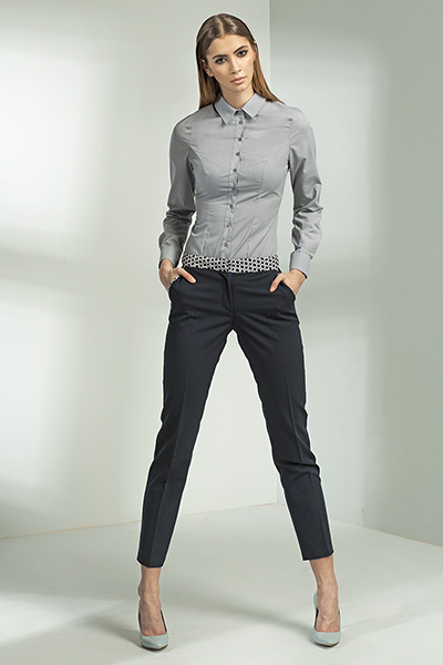 Стильные брюки с блузкой